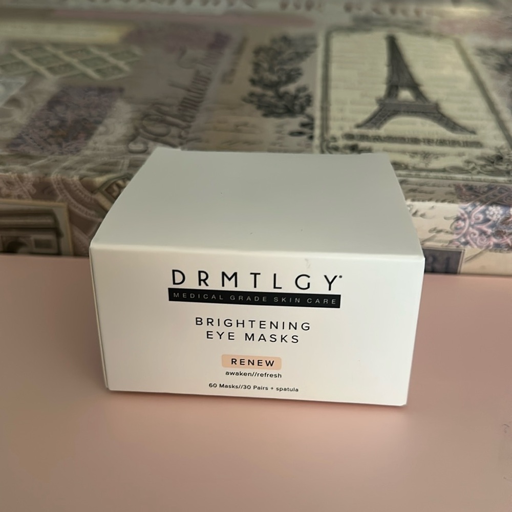 DRMTLGY brightening eye masks